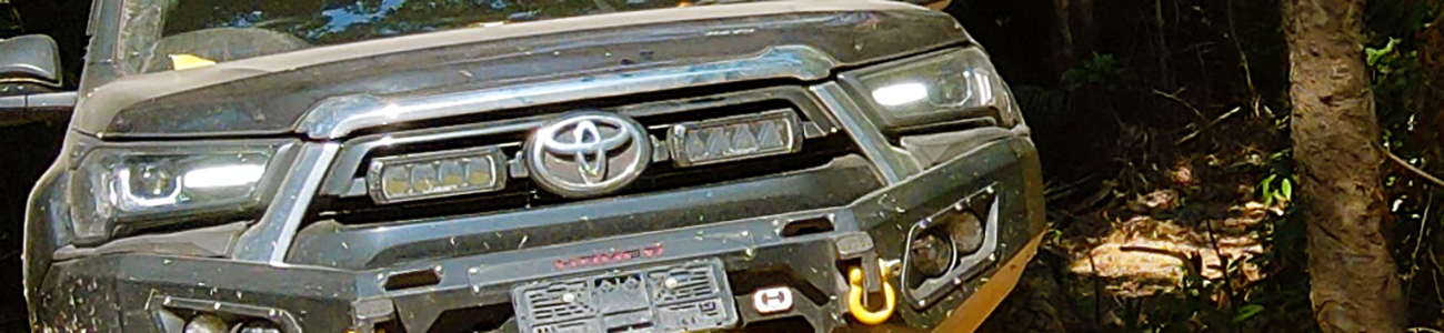 Toyota Hilux Scheinwerferblenden Toyota Hilux Scheinwerfermasken Toyota Hilux 2015 bis 2018